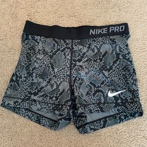 NIKE PRO SHORTS